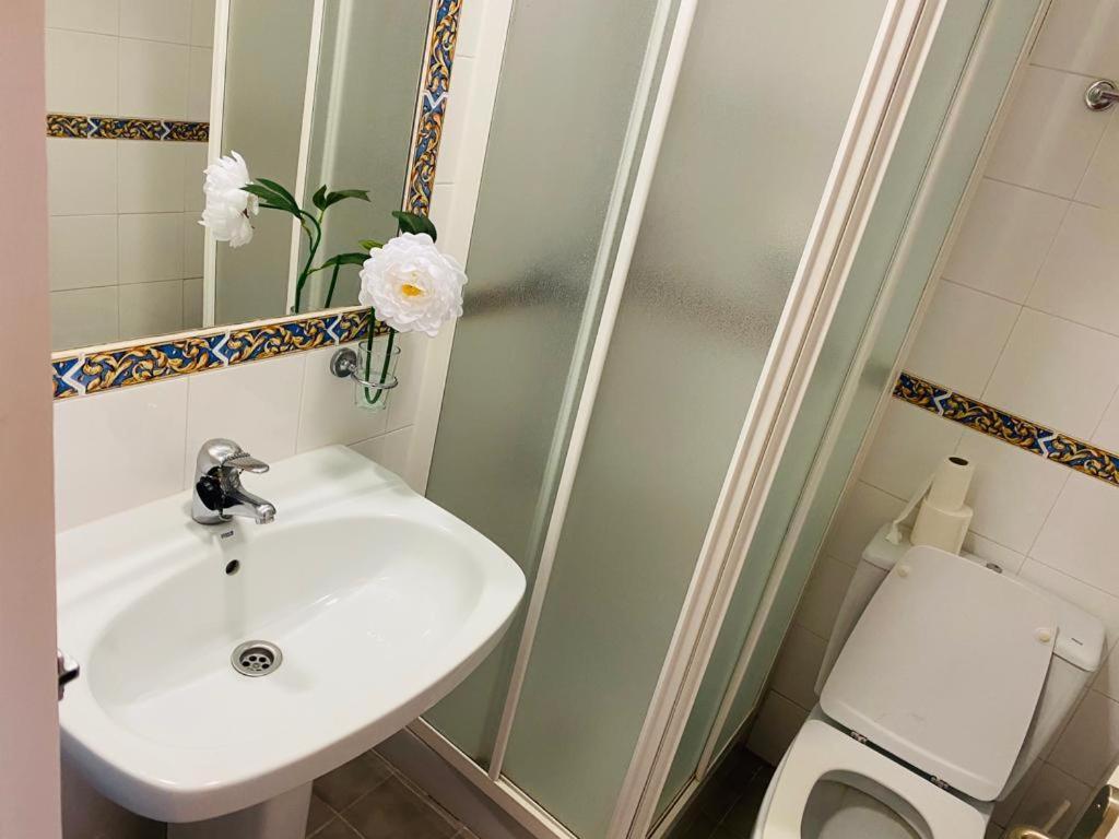 מיחאס Oasis Apartment מראה חיצוני תמונה